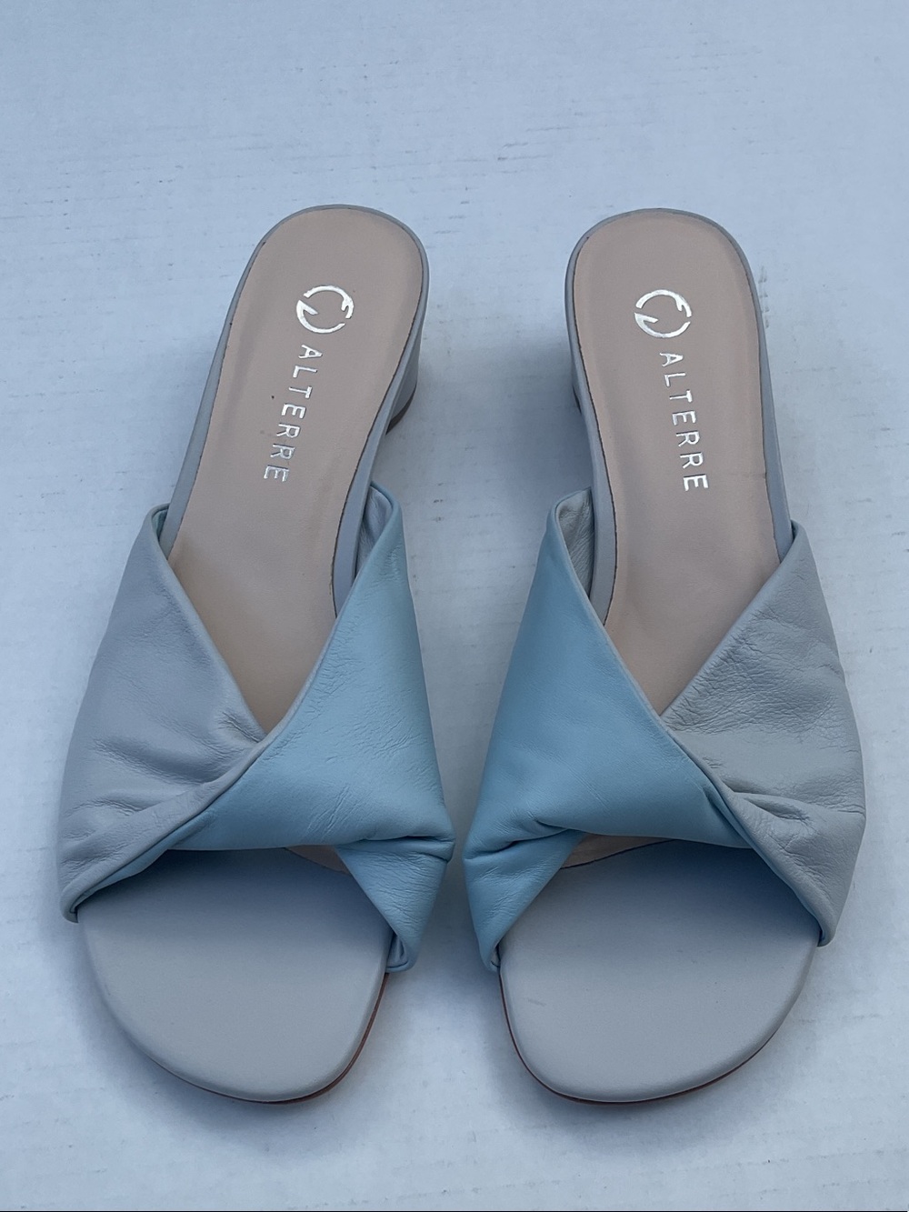 Two-Tone Light Blue Twist Slide Sandals